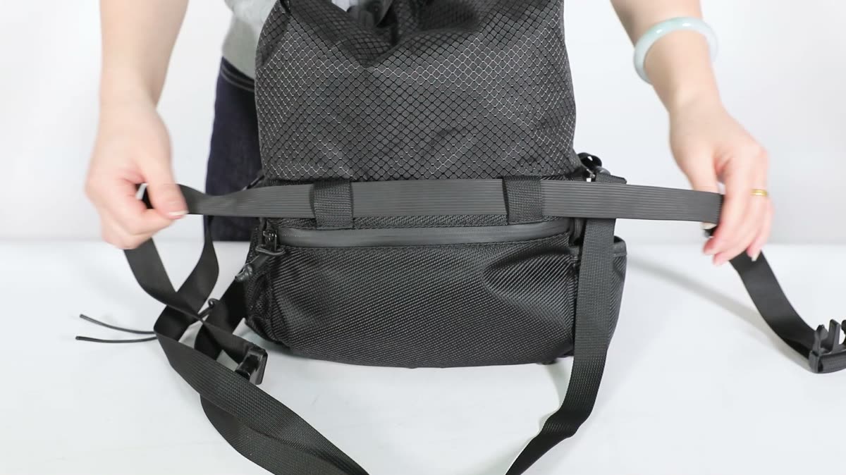 The adjustable waist belt of the CRACX Ascend pulled out to both sides